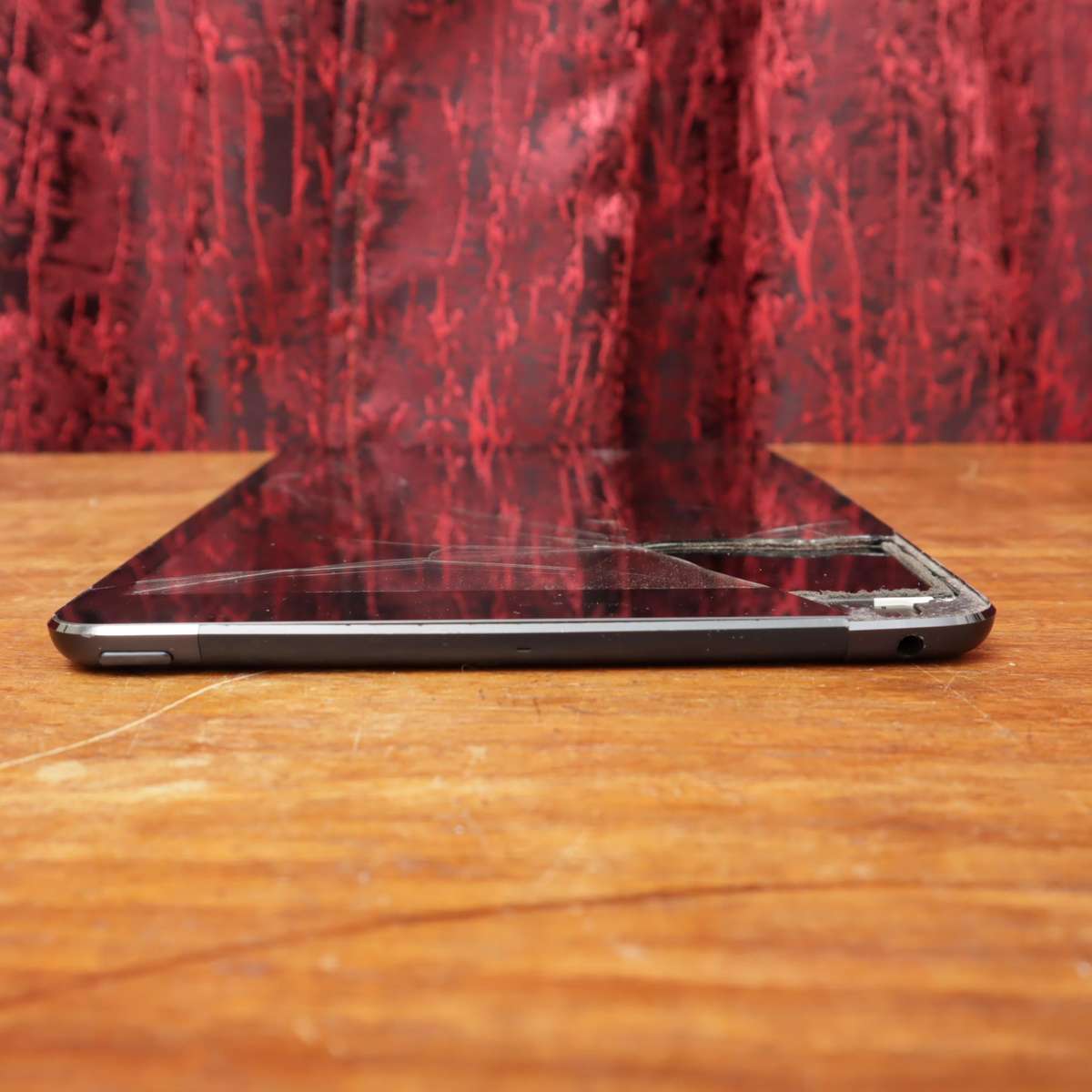 Apple iPad Mini A1455 Cellular Wi-Fi Tablet