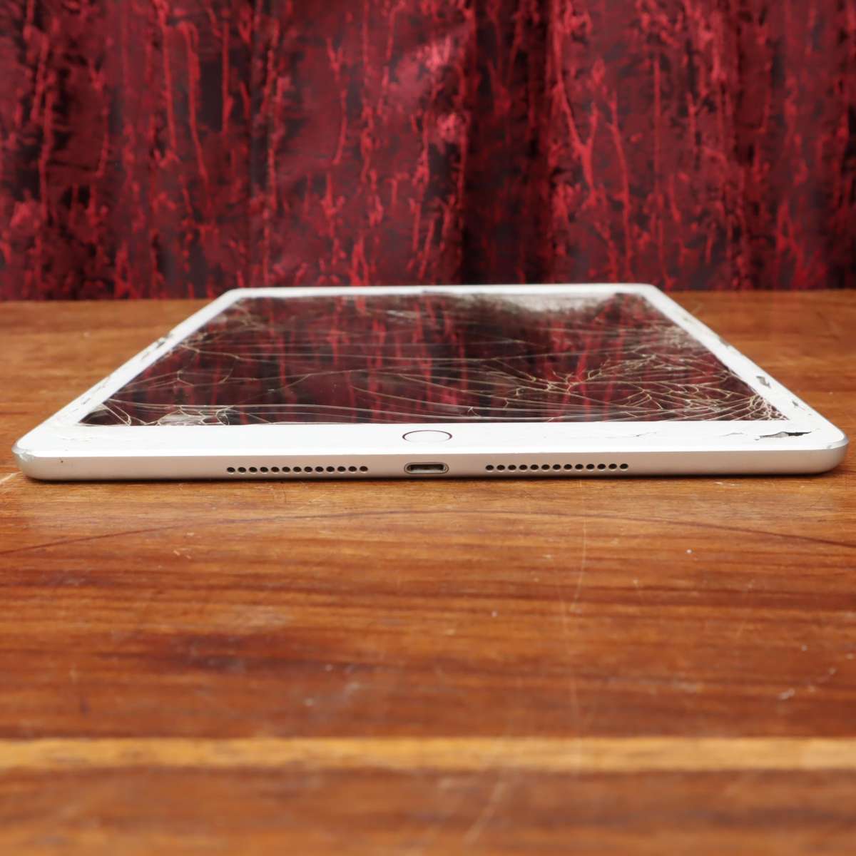 Apple 2019 iPad A2197 Tablet - 7th Gen 10.2"