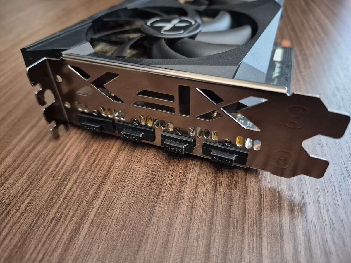 XFX RX 6700XT 12gb ( LIKE NEW )