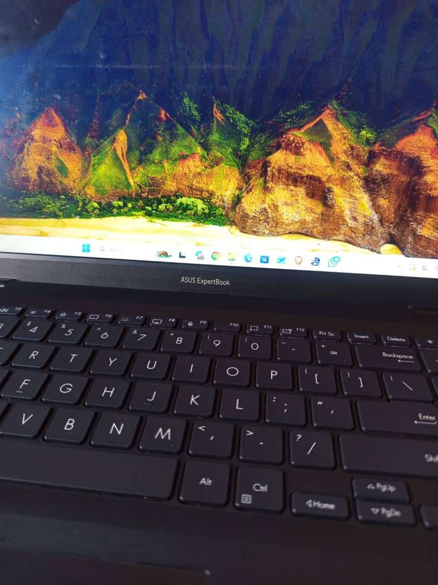 Asus Expertbook i5 12th gen