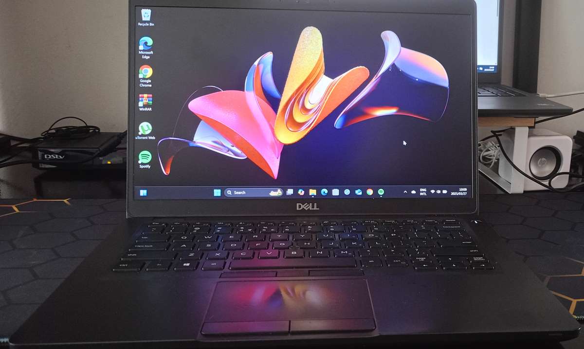 Dell Latitude 5400 Intel Core i5-8365U 14" FHD Display 8GB RAM 512GB NVME SSD Windows 11 Pro Laptop