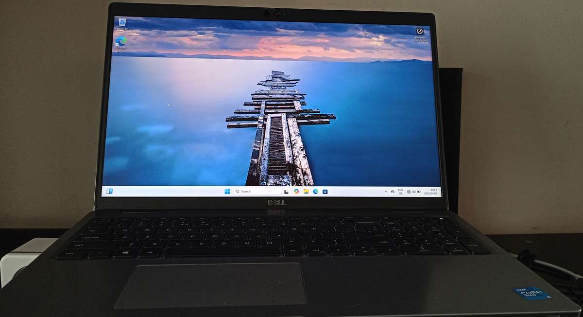 Dell Latitude 5520 Core i5-1145G7 15.6 FHD Display 16GB RAM 512GB SSD 11th Generation