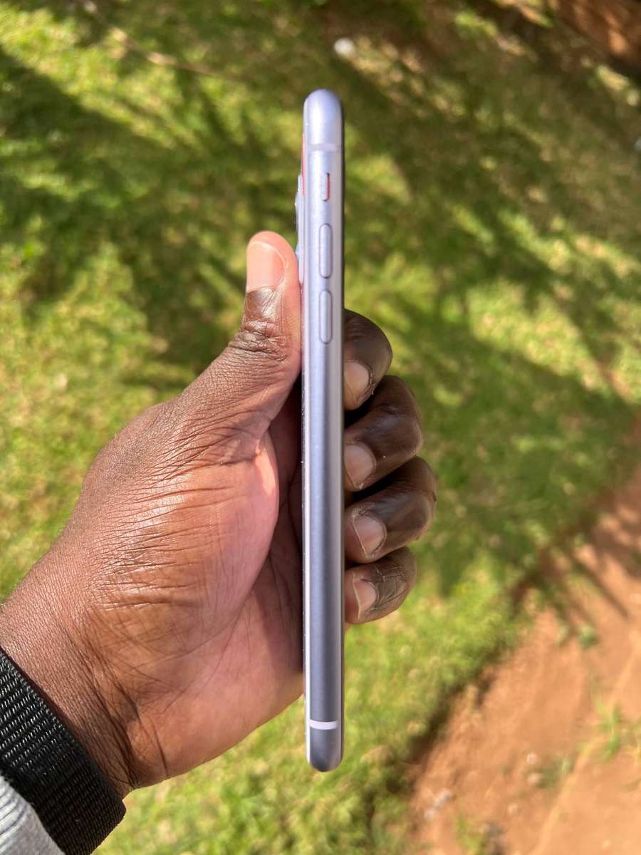 iPhone 11 64gb Purple