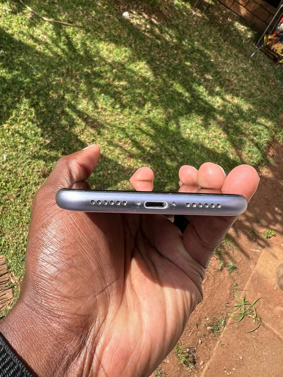 iPhone 11 64gb Purple