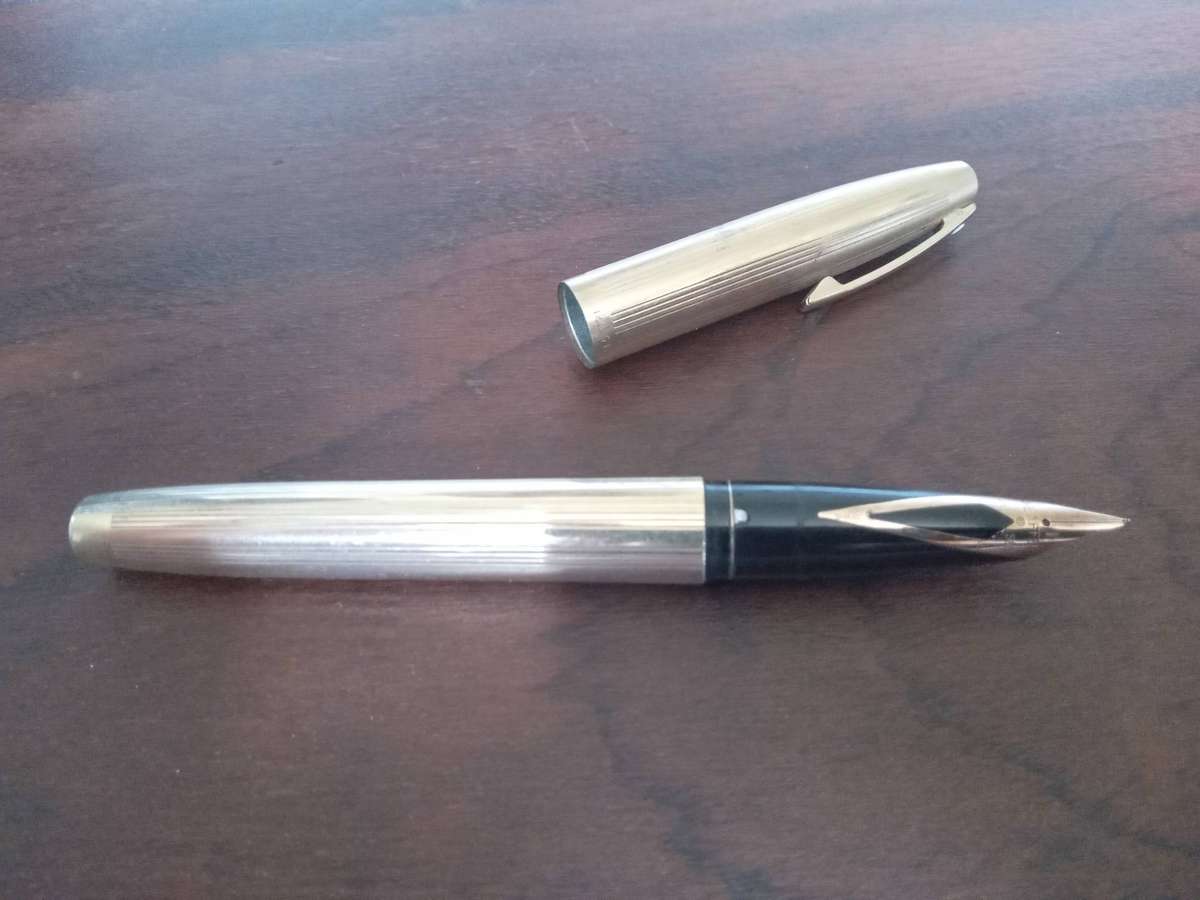 Vintage Sheafer Imperial 12k Gold Filled Fountain Pen with solid 14k Gold Nib