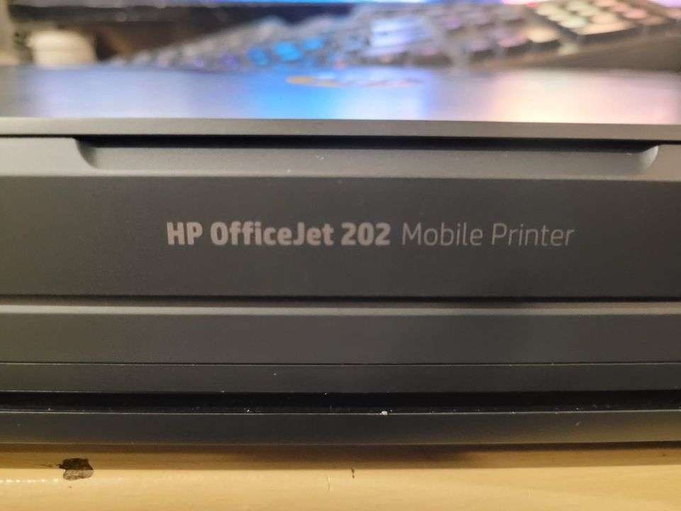 HP Officejet 202 Mobile Printer | Retail R8000 | Please Read