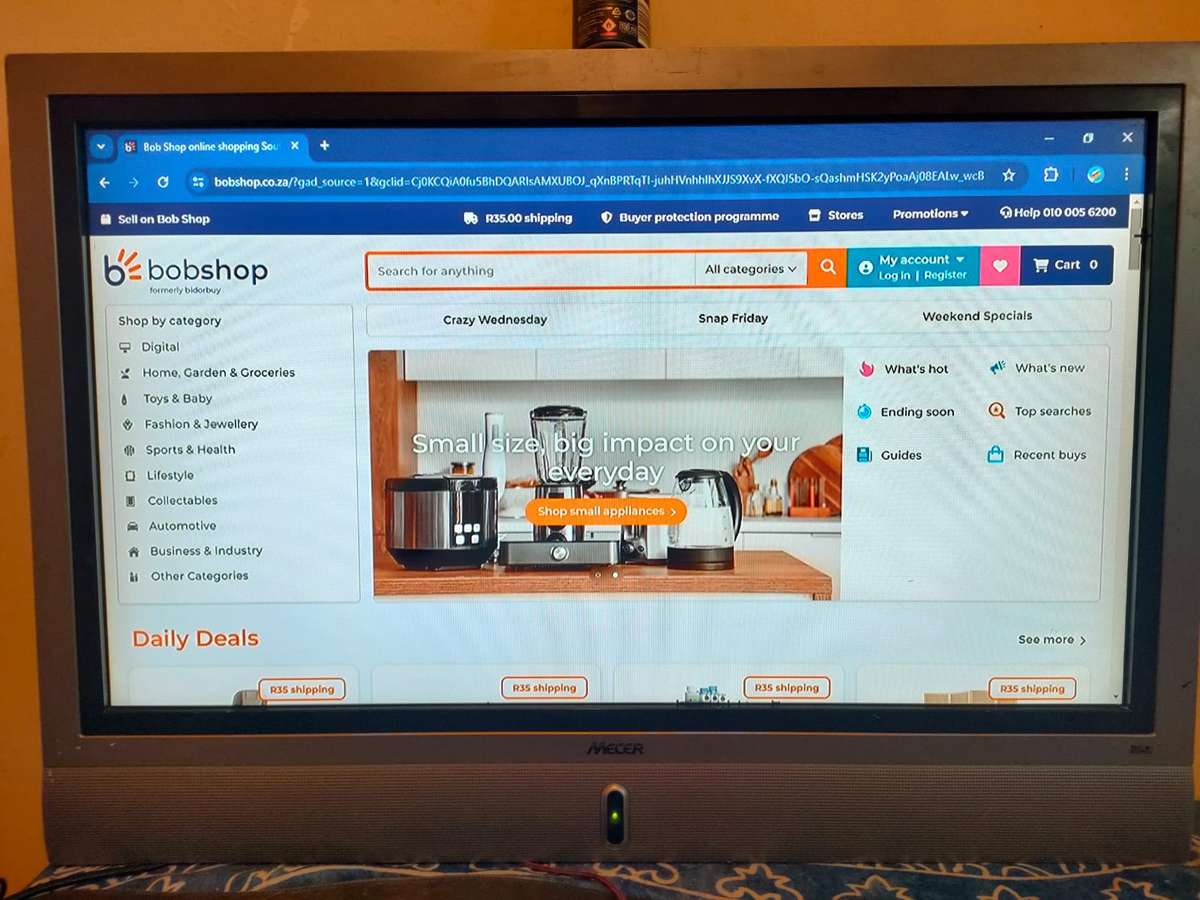 *** BIG Mecer 32' Monitor with HDMI ***