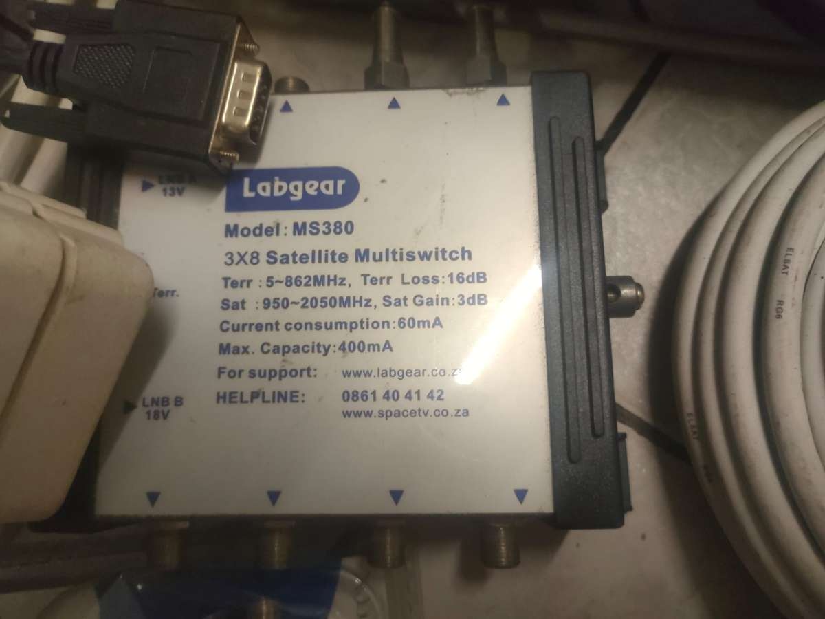 Lot Chargers / Electronics / TV items / Cables / ETC