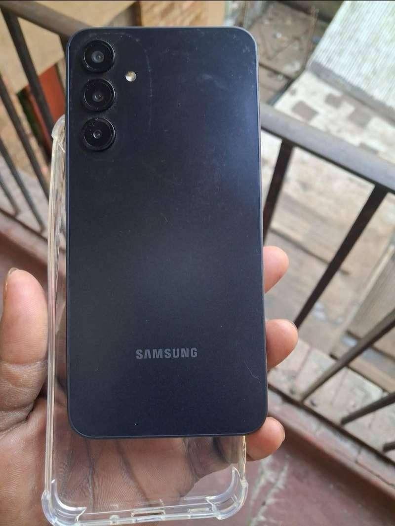 Samsung Galaxy A16 (128GB) - Screen Protector & Rugged Case Included