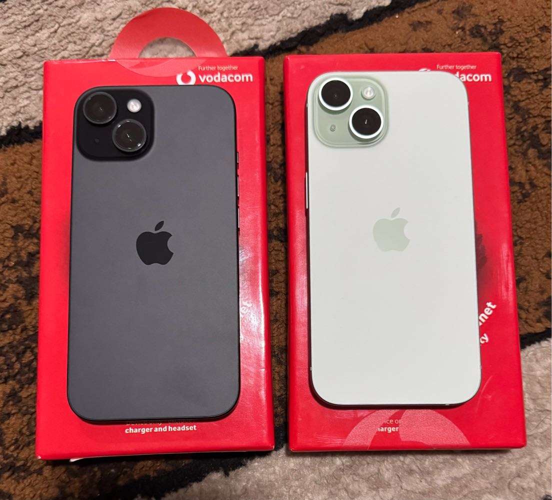 Iphone 15 256gb green n black color