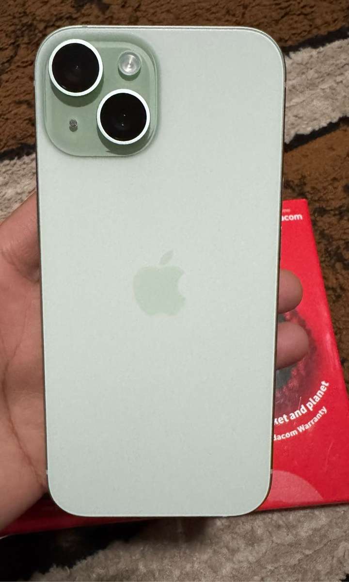 Iphone 15 256gb green n black color
