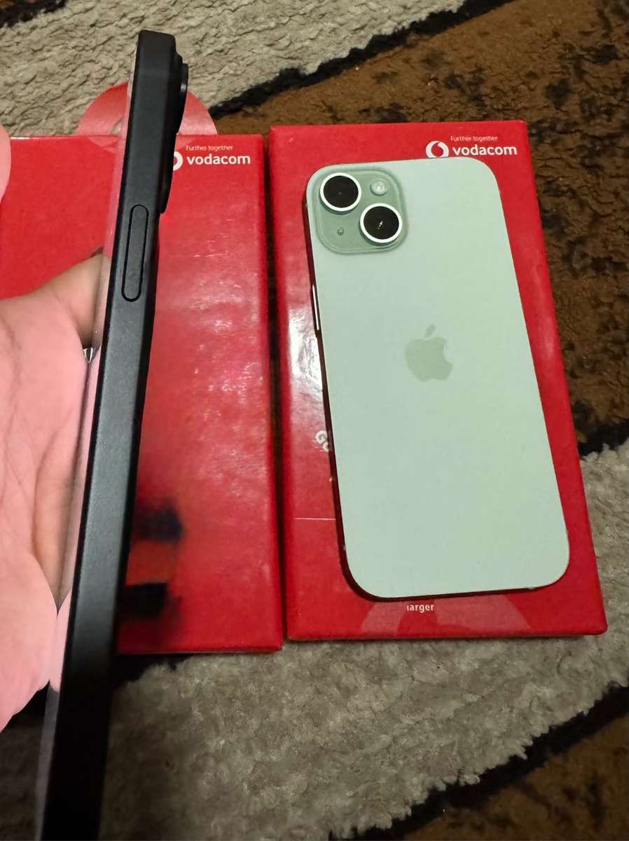 Iphone 15 256gb green n black color