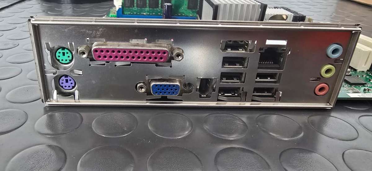 Intel 775 Motherboard