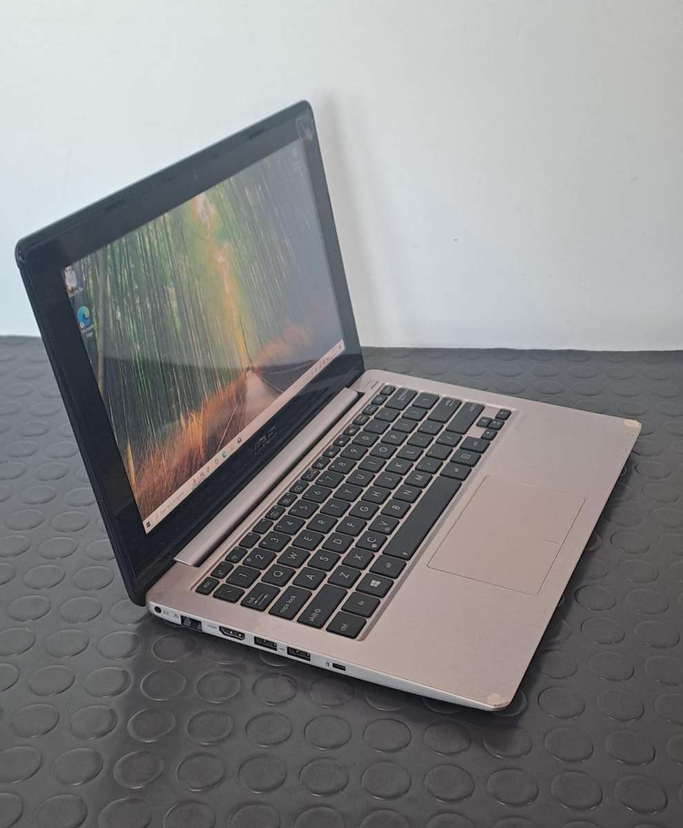 Asus 11.6" TOUCHSCREEN Celeron Laptop