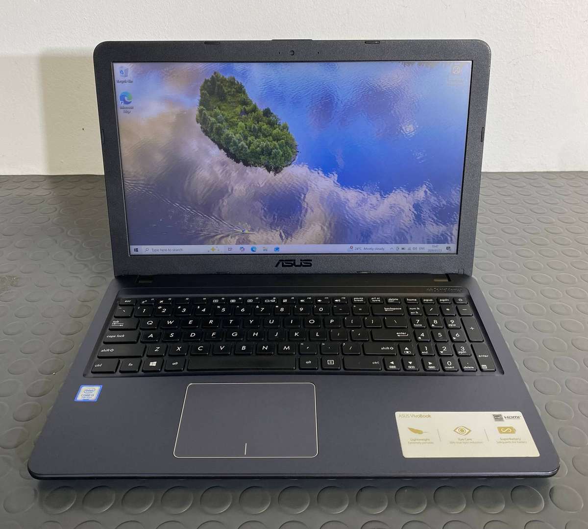 FREE SHIPPING! Asus i3 laptop