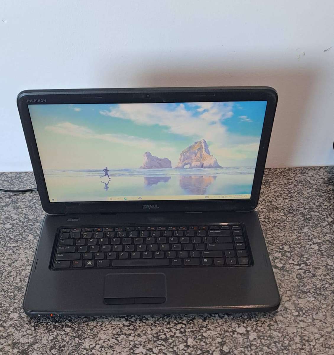 Priced to Go!! Dell Inspiron i3 laptop