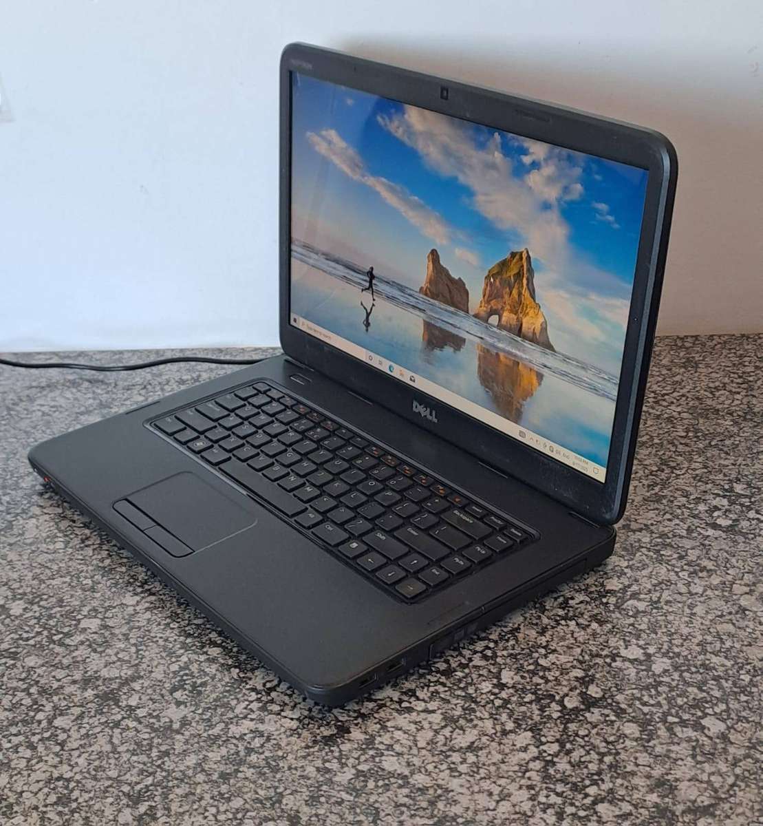Priced to Go!! Dell Inspiron i3 laptop