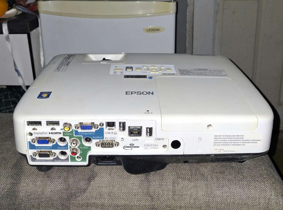 Epson Professional High Res Projector Model1945W WXGA 3LCD  - HDMI, VGA, USB, Wireless - Used