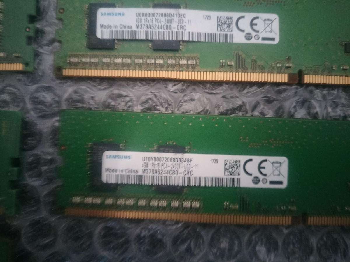 4GB DDR4 PC RAM STICKS