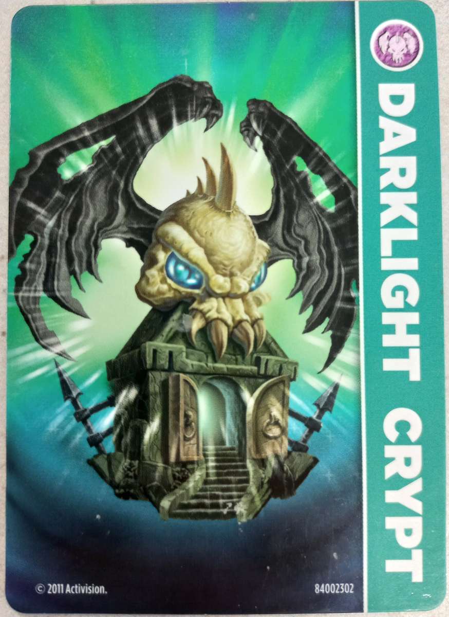 Darklight Crypt Figurine - Skylanders Spyros Adventure
