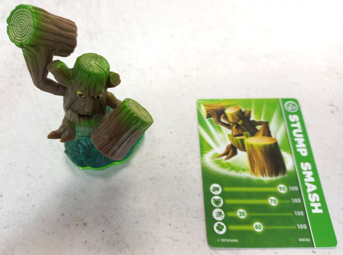 Stump Smash Figurine - Skylanders Spyros Adventure