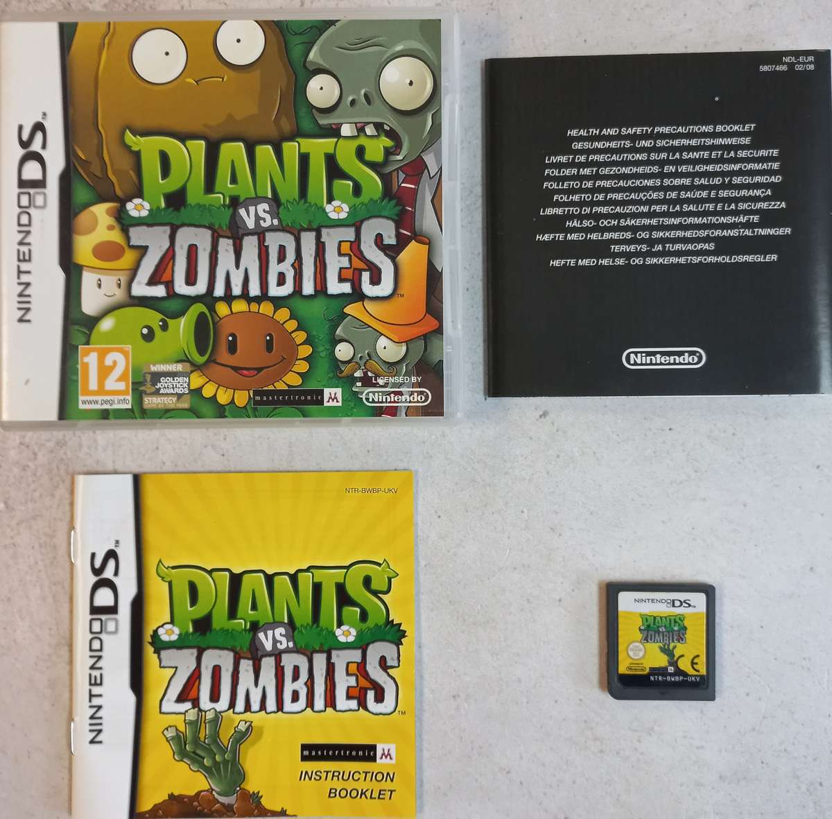 Plants vs Zombies (DS) - Complete