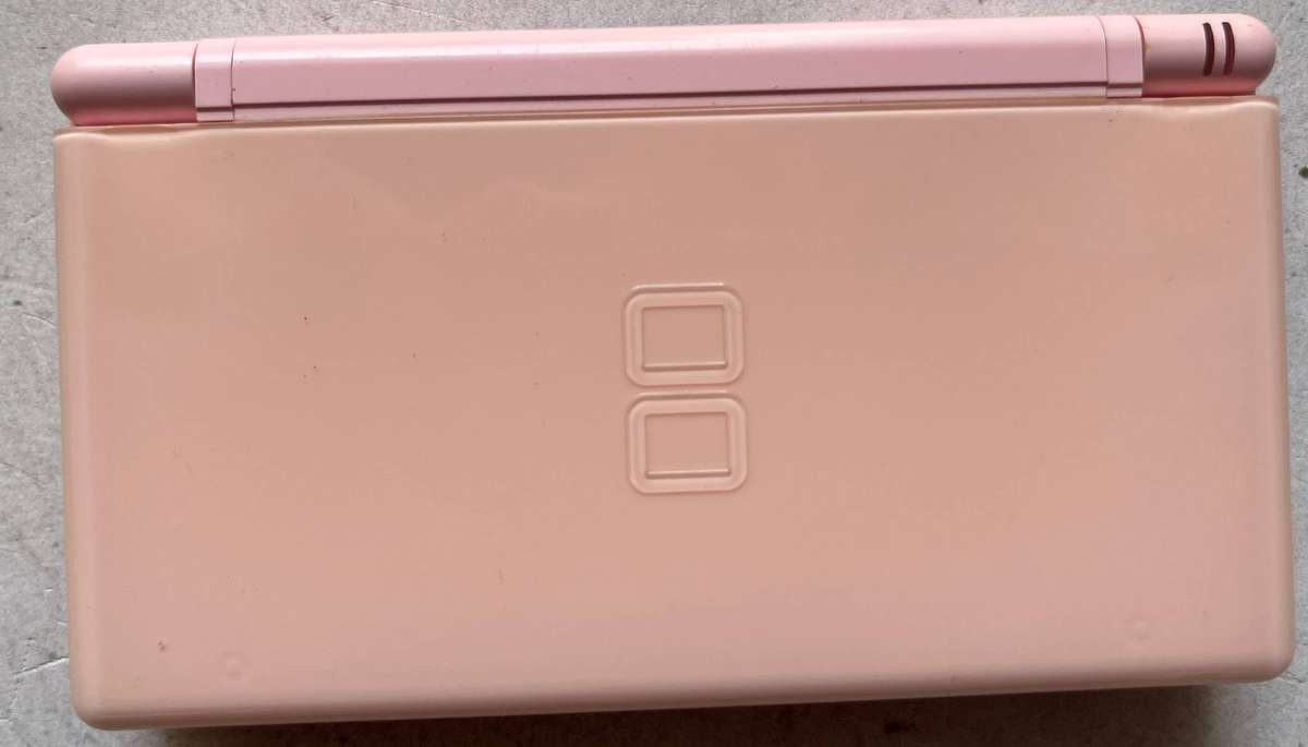 Nintendo DS Lite Pink  Handheld Console + 5 Game Bundle