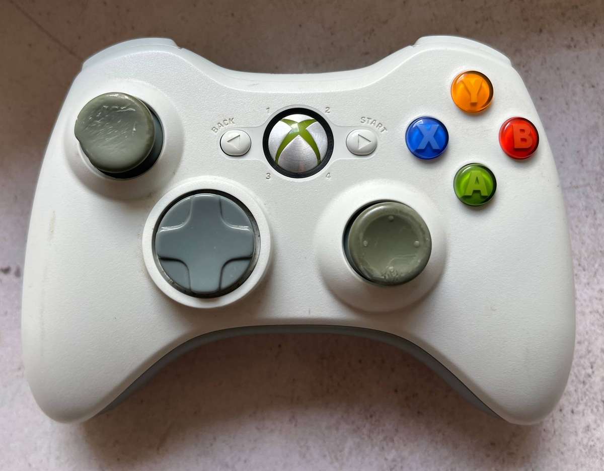 Xbox 360 Original White  Console + 5 Game Bundle