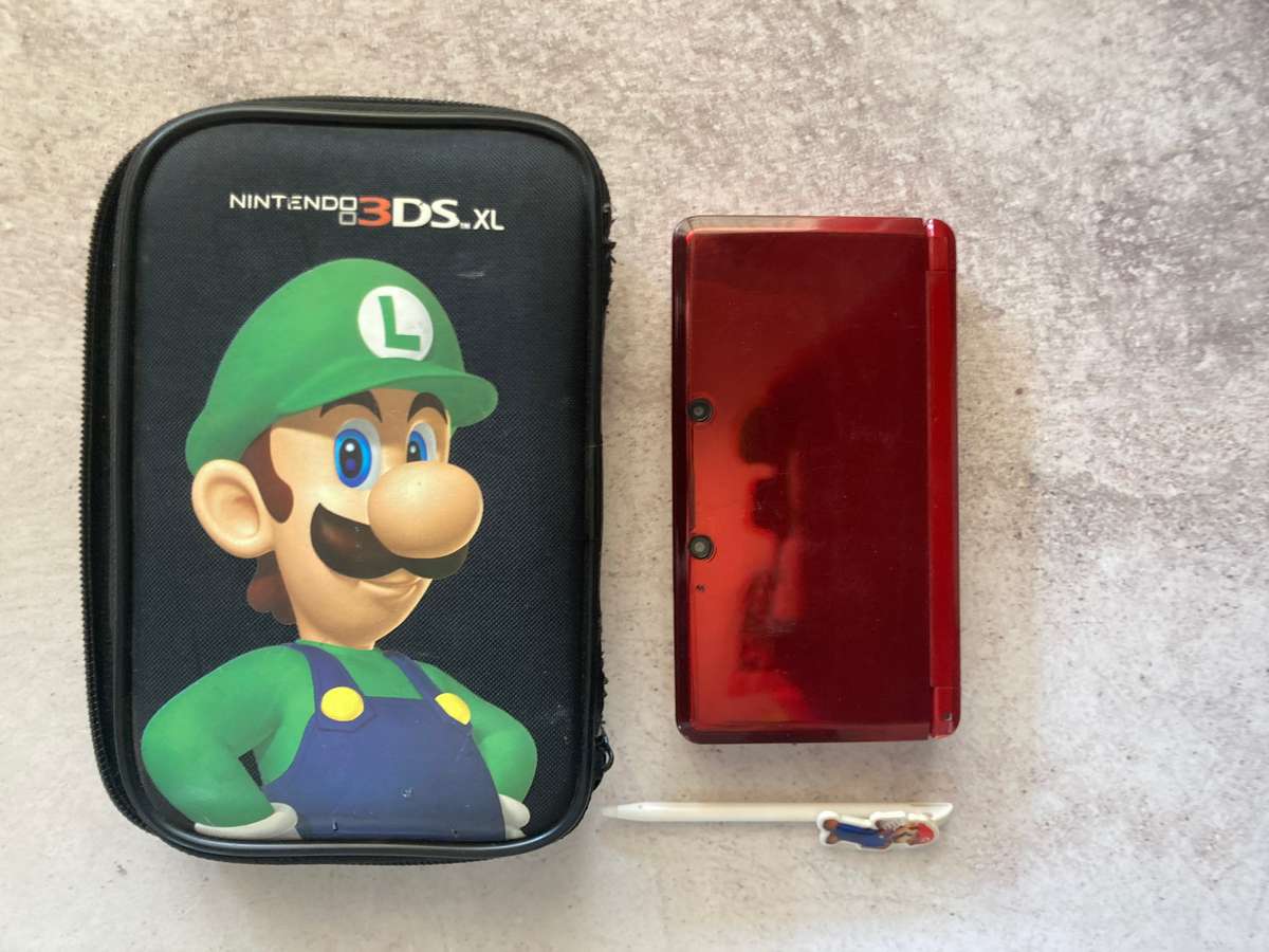 Nintendo 3Ds Handheld Console - Flame Red - Great Condition - In Box + 2 Games
