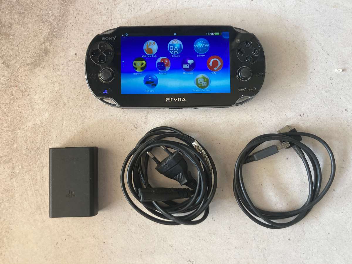 PSVita Handheld Console (PCH1004) + 1 Batman Blackgate