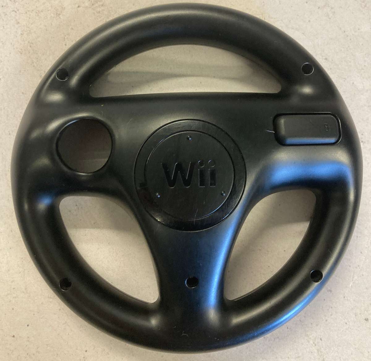 Mario Kart (Wii)  Complete + Official Nintendo Mario Kart Steering Wheel