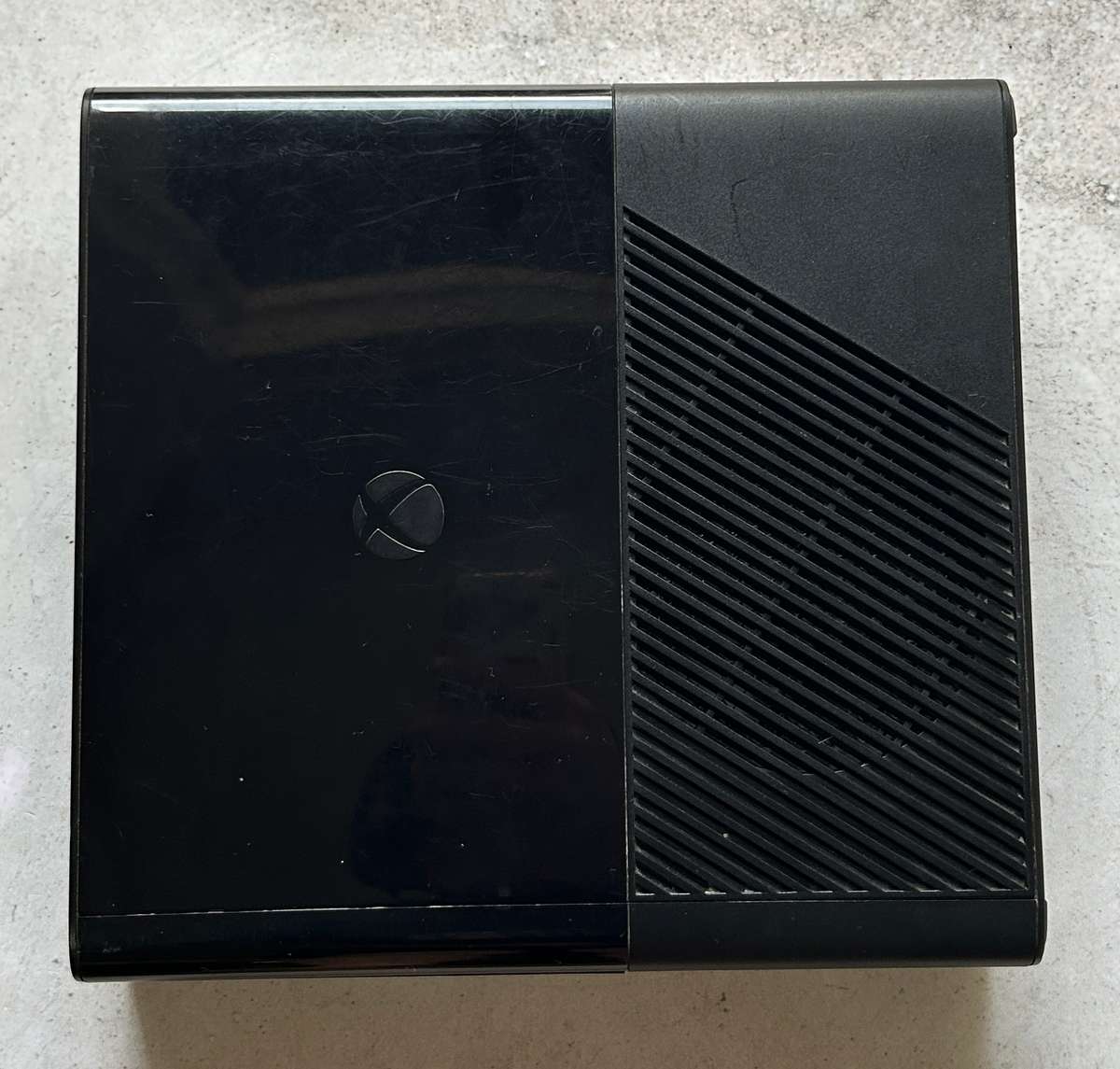 Xbox 360 Console Bundle  Includes Kinect, Games & Original Box