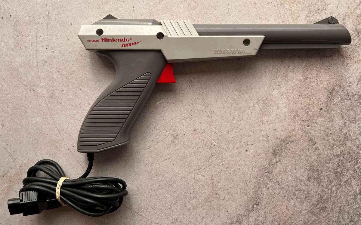 Nintendo NES Zapper Light Gun - Complete in Box (CIB) | Genuine Nintendo NES Accessory