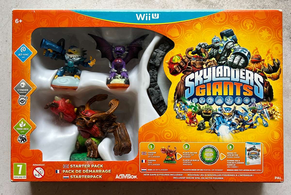 Skylanders: Giants Starter Pack (Nintendo Wii U)  Complete in Box with Portal & Figures