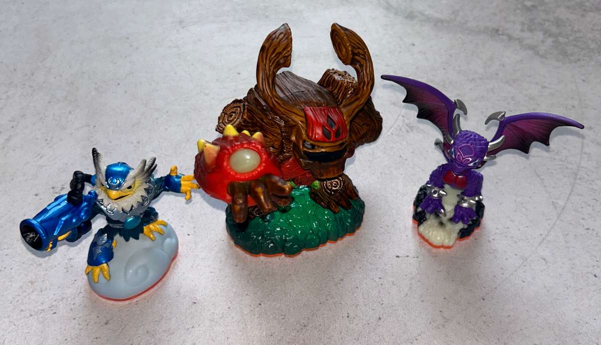 Skylanders: Giants Starter Pack (Nintendo Wii U)  Complete in Box with Portal & Figures