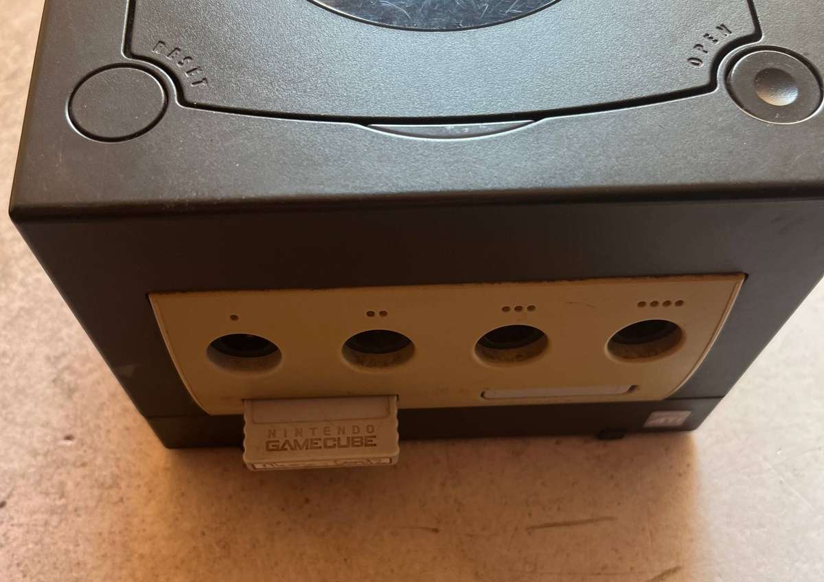 Nintendo GameCube Console Bundle + 10 Games & Memory Card  Great Condition
