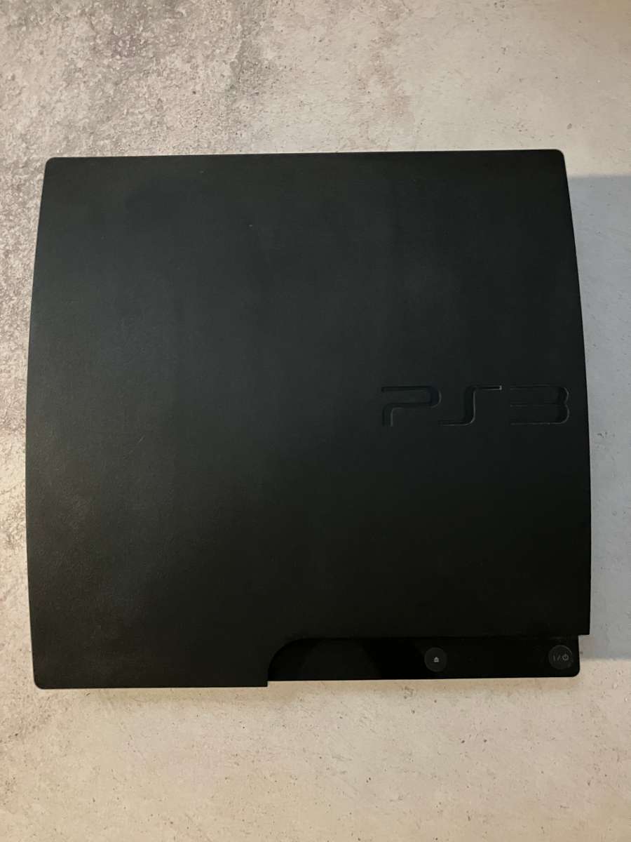 Sony PlayStation 3  Slim 320GB Console  (CEH3004B) + 2 Games