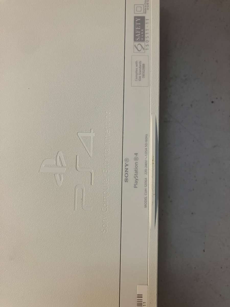 Sony PlayStation 4 Console (CUH-1206A 500GB) - Arctic White - In Original Box + 1 PS4 Game