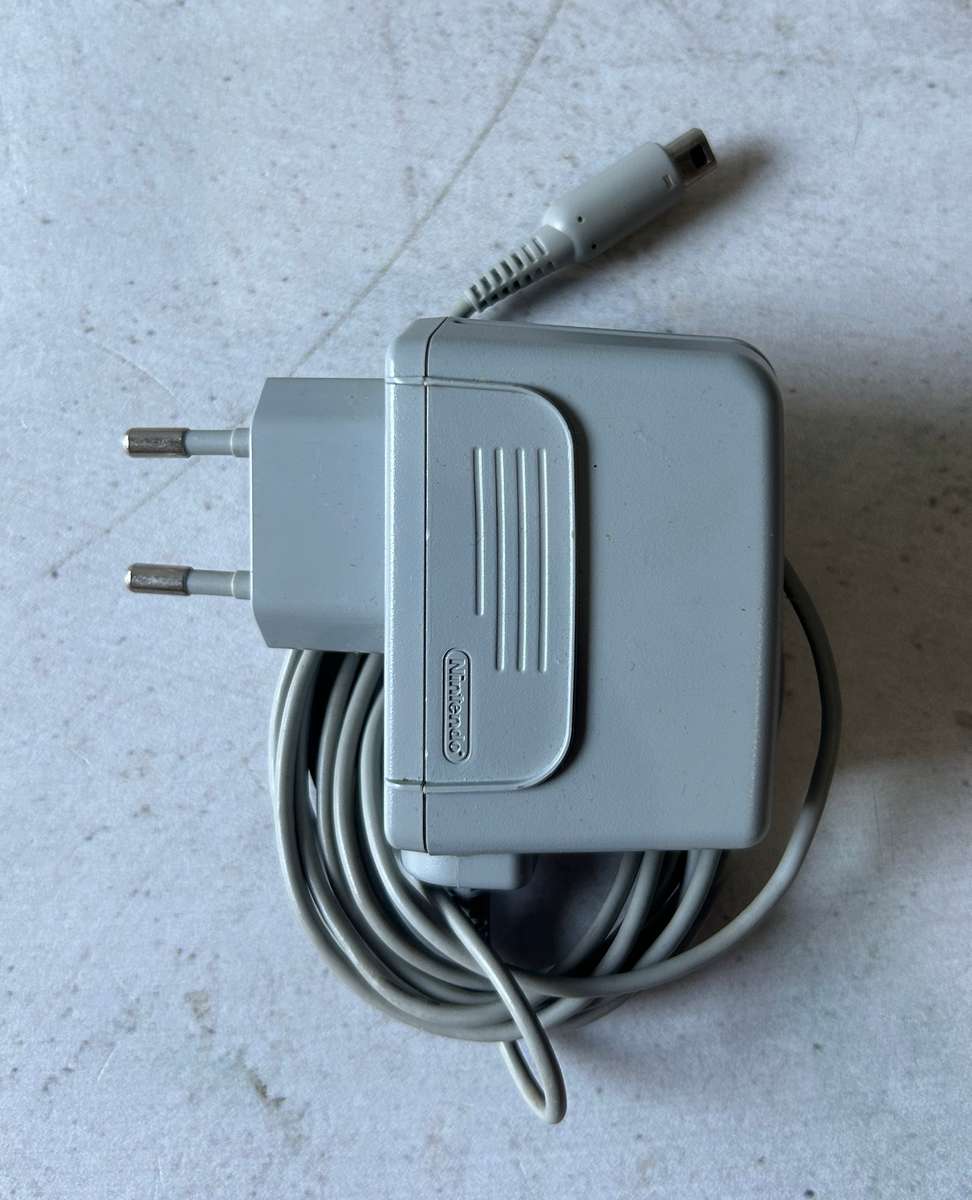 "New" Nintendo 2DS XL Handheld Console