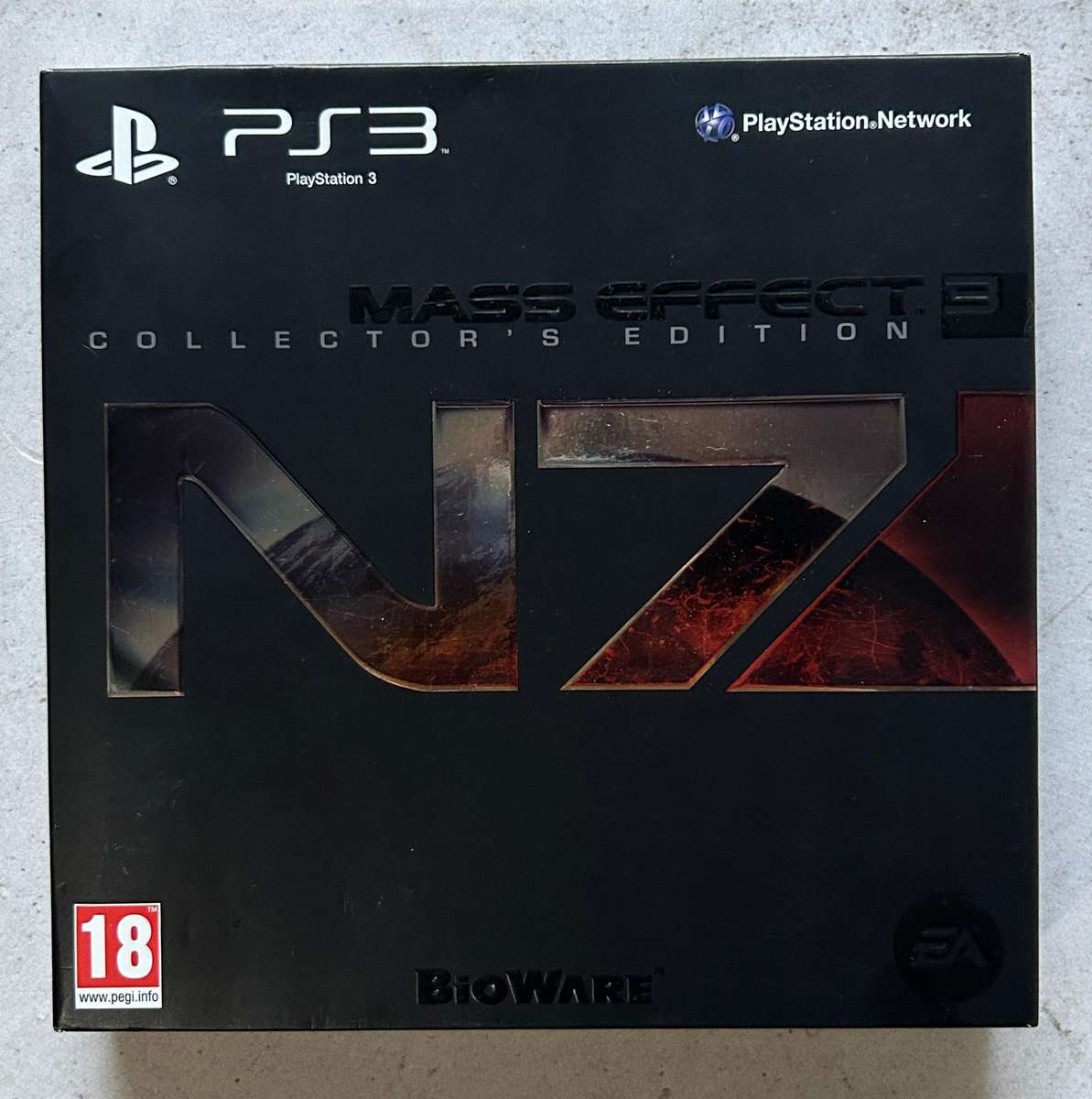 Mass Effect 3  N7 Collectors Edition (Sony PlayStation 3)  Complete in Box