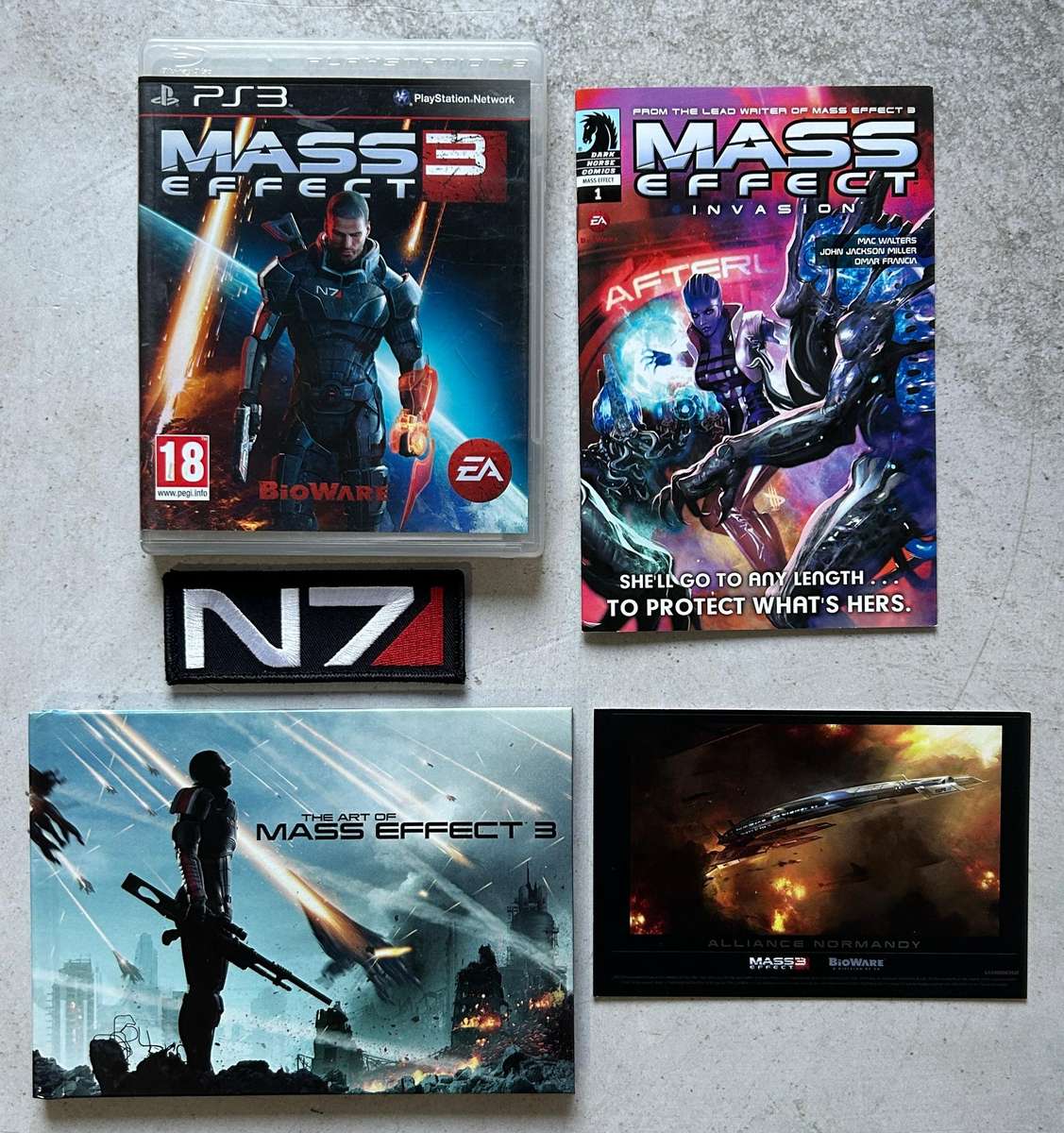 Mass Effect 3  N7 Collectors Edition (Sony PlayStation 3)  Complete in Box