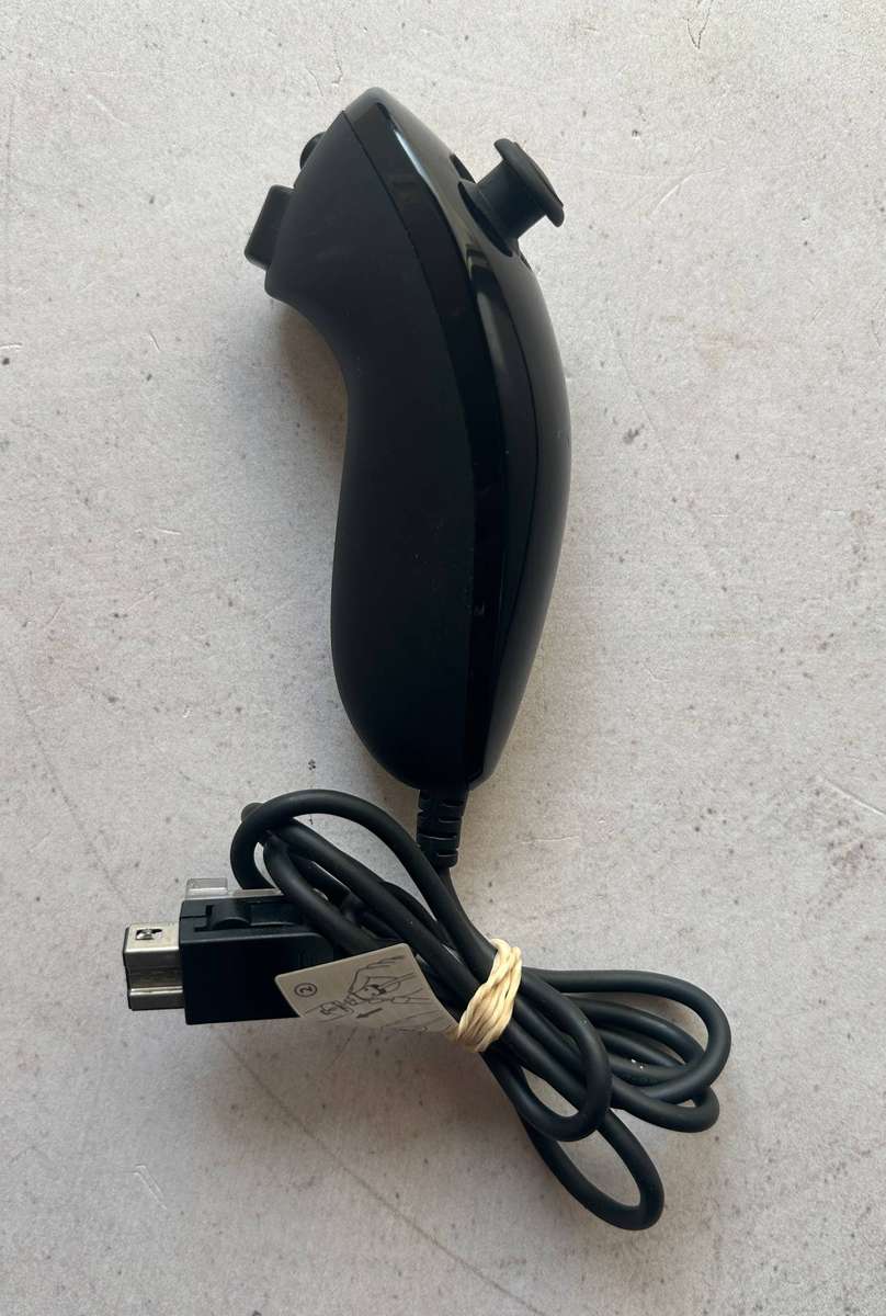 Wii Remote + Nunchuck (Black) with Protective Cover - Official Nintendo