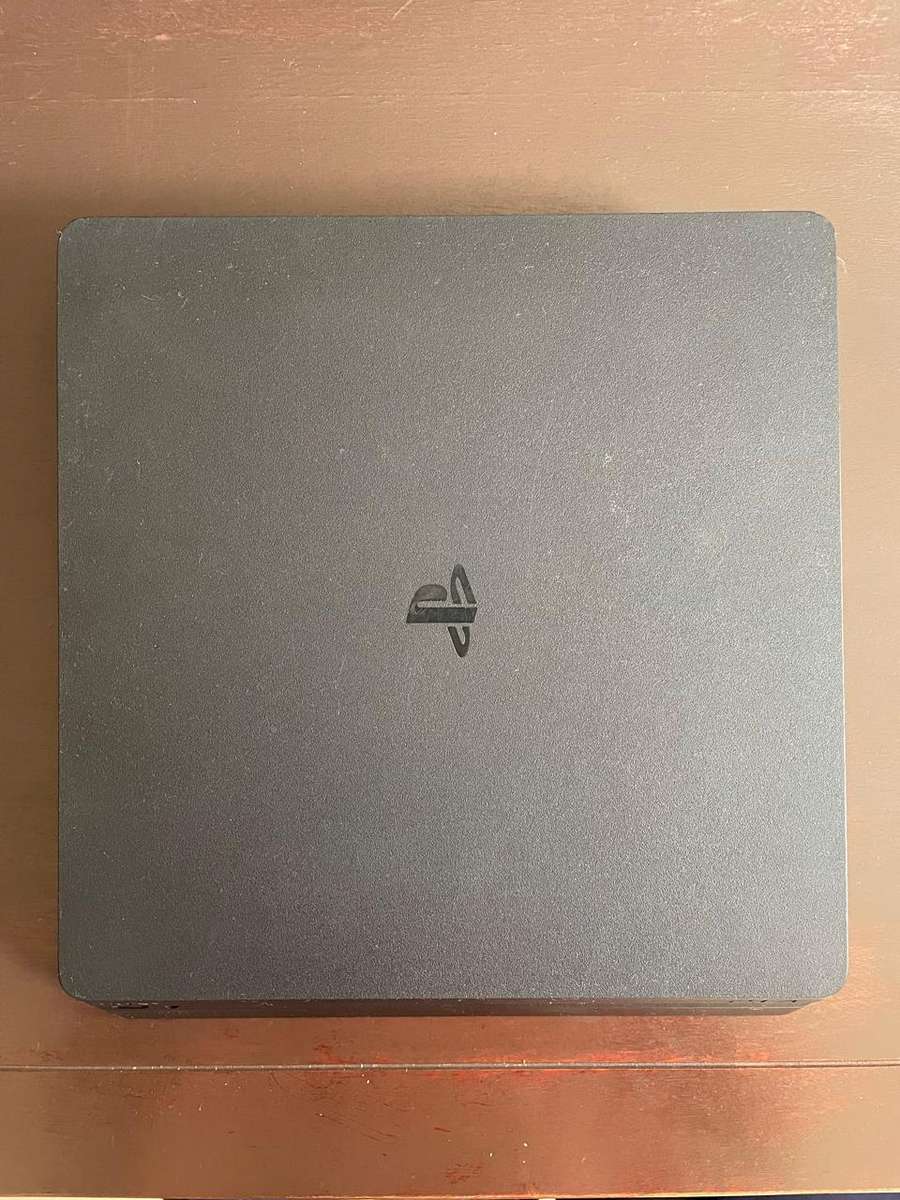 Playstation 4 Slim | (Not turning on | Read Description)