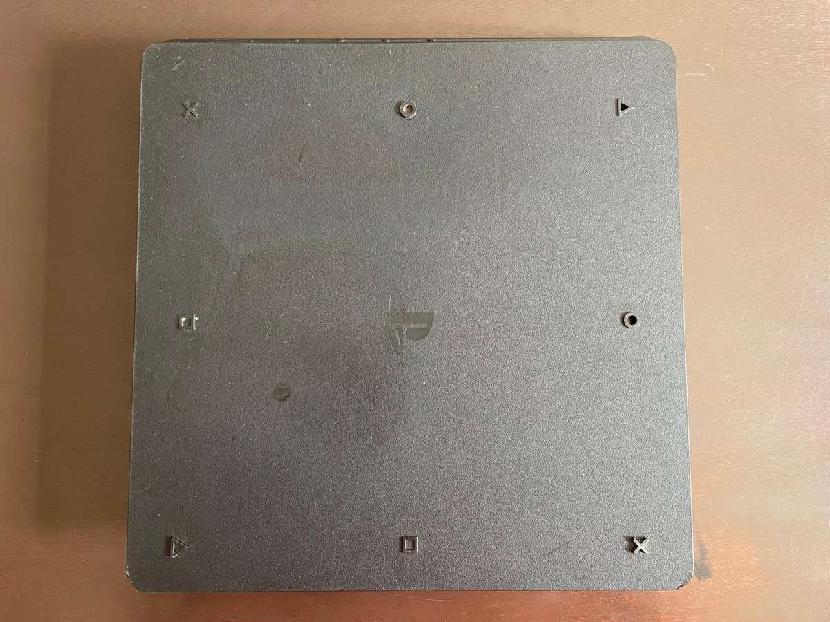 Playstation 4 Slim | (Not turning on | Read Description)