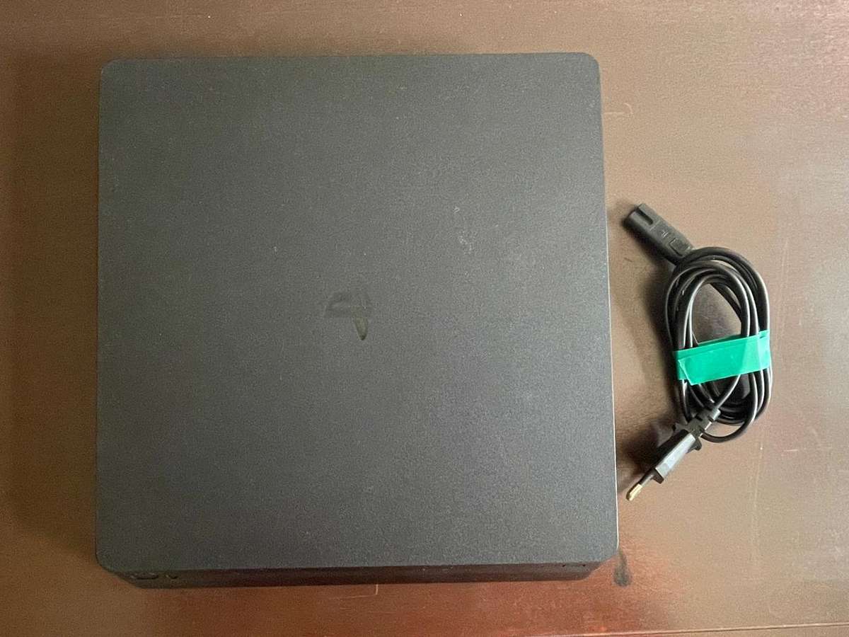 Playstation 4 Slim | (Not turning on | Read Description)