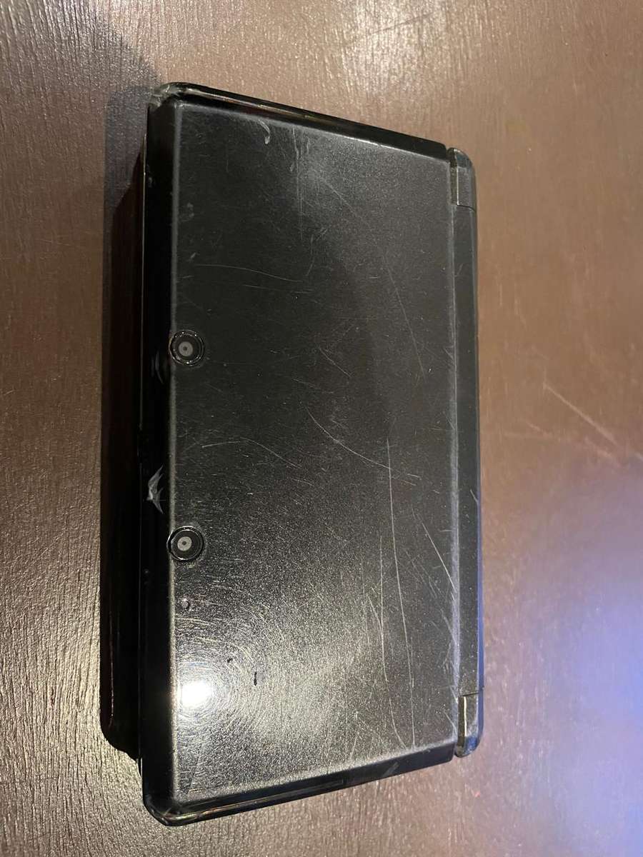 Nintendo 3DS (Charger Included, Worn Condition)