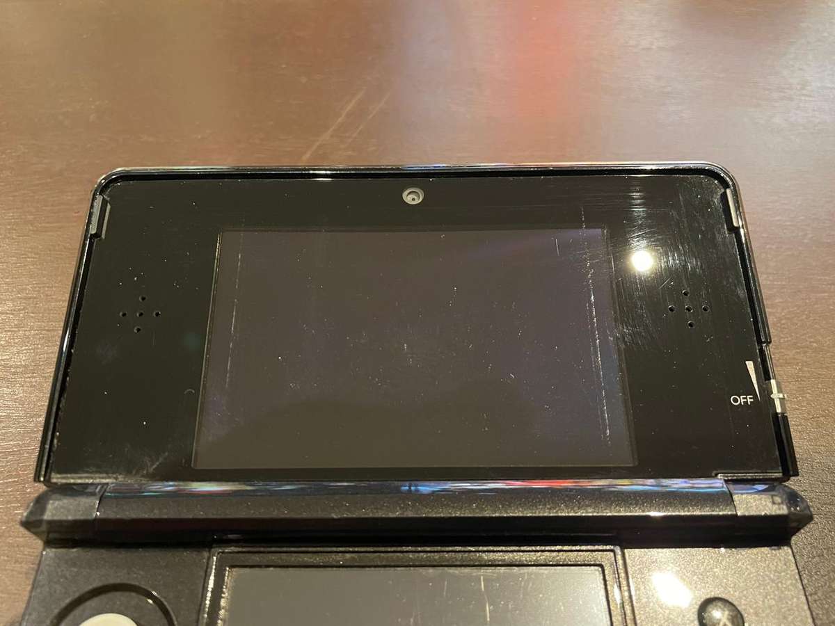 Nintendo 3DS (Charger Included, Worn Condition)
