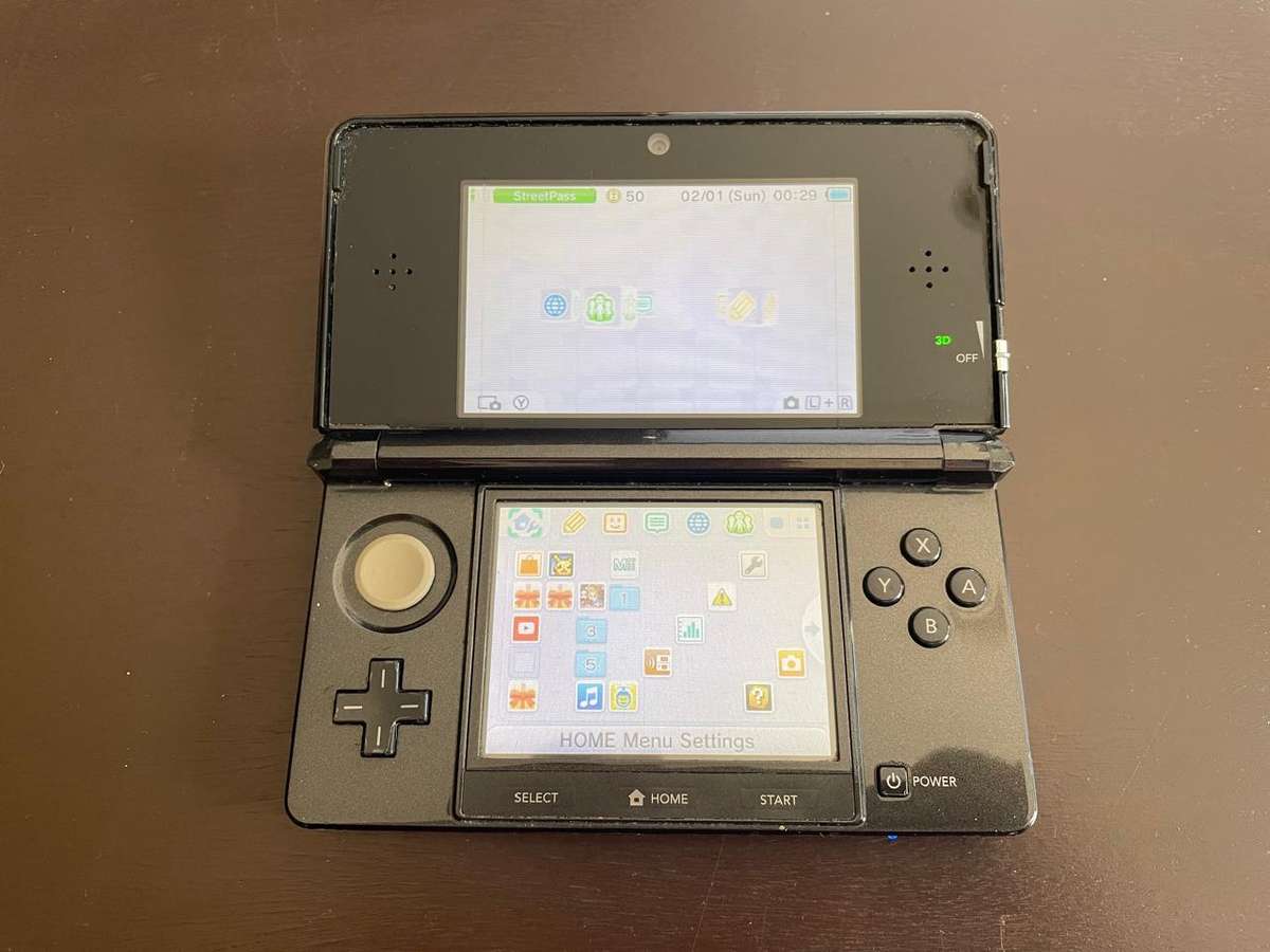 Black Nintendo 3DS