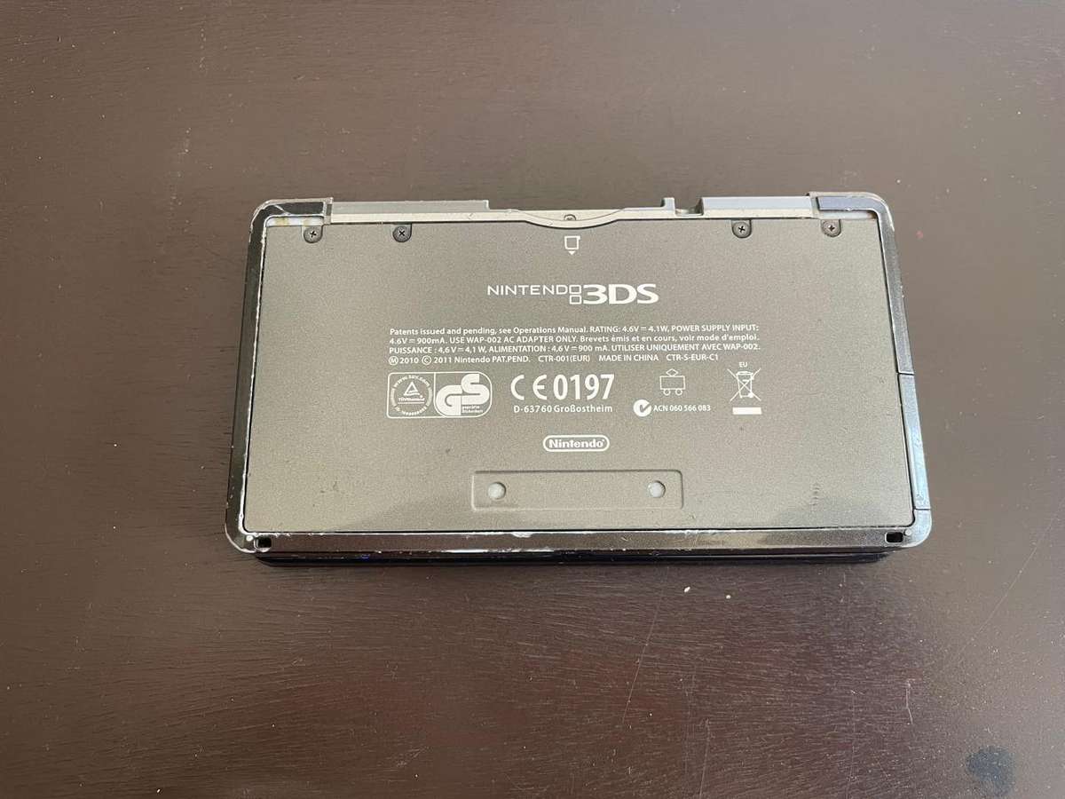 Black Nintendo 3DS