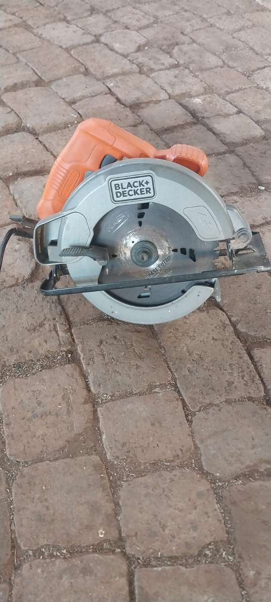 Black and Decker CS1004 1400W CIRCULAR SAW